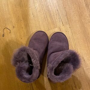 purple uggs